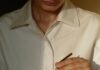 몸과 마음을 챙기는 생활, 진화하는 웰니스 문화가 뜬다 person in white button up shirt holding clear drinking glass with green liquid