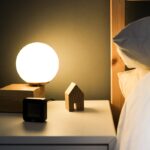 “잘 자야 잘 산다”… 수면이 바꾸는 일상, 실천 가능한 꿀팁은? black digital alarm clock at 11 00
