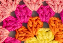 ‘마음도 매일 돌봄’: 정신건강 지키는 실천 루틴 주목받아 Vibrant crochet granny square pattern in yellow, orange, and pink.